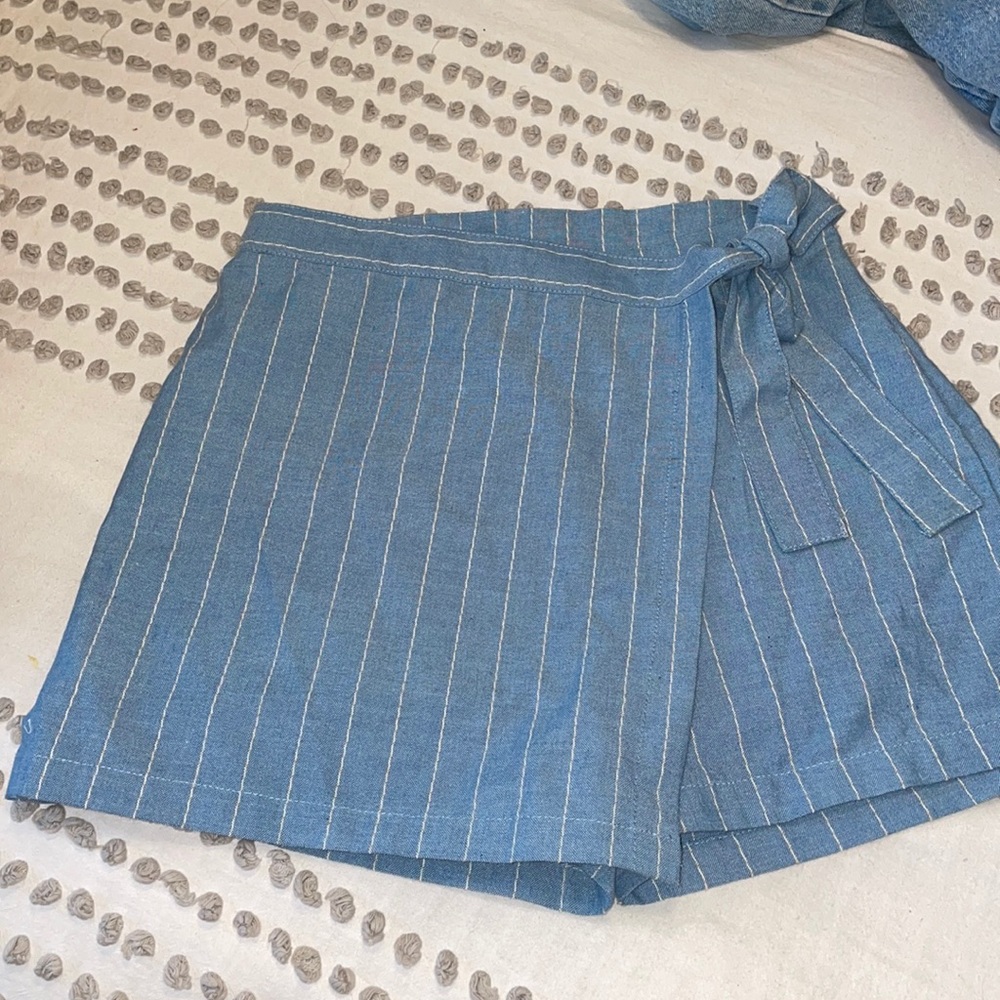 Pinstripe skort